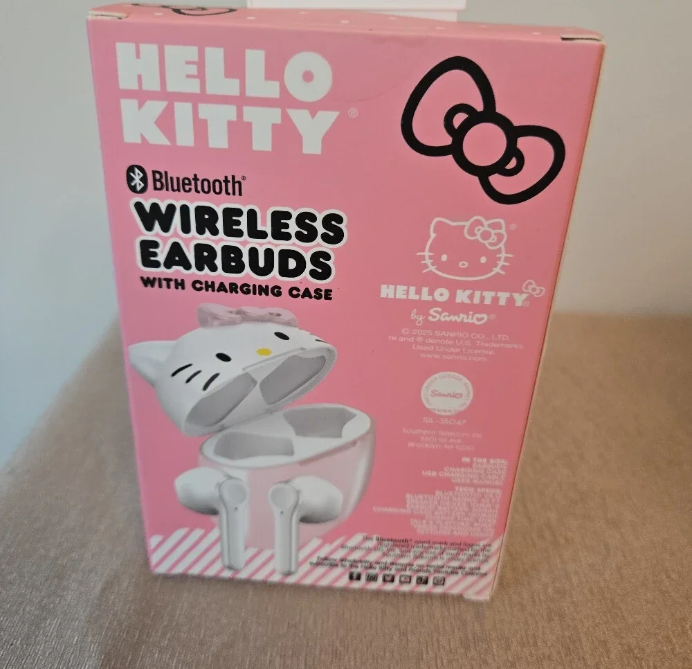 Hello Kitty Bluetooth Wireless Earbuds – Charging Case & Built‑In Mic
